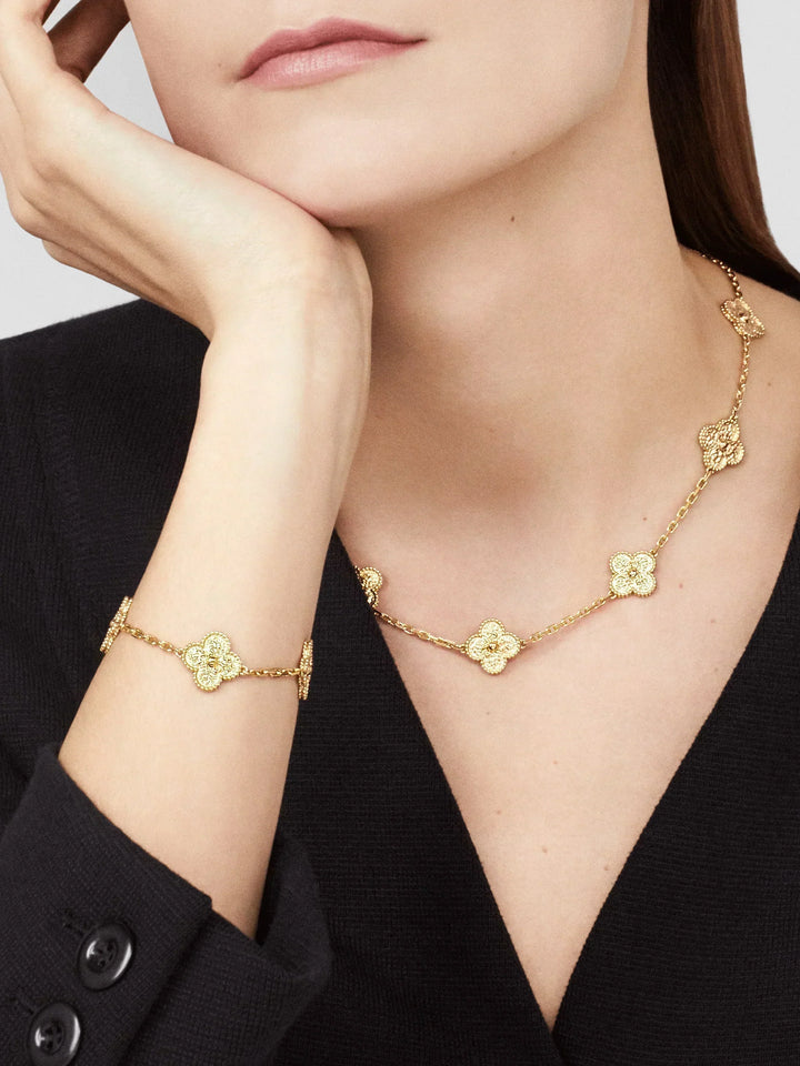 CLOVER | Ketting met 10 klavers Goud