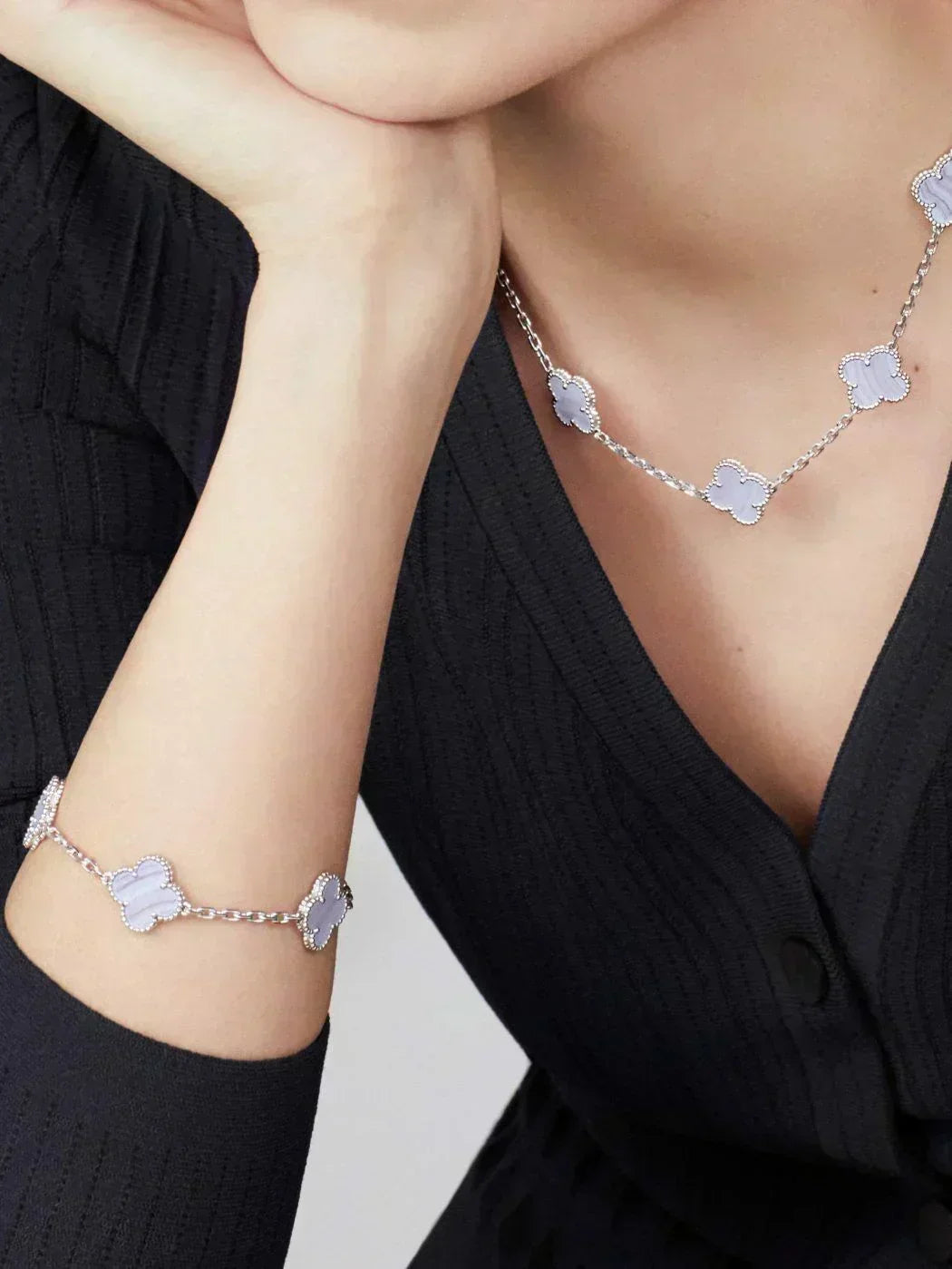 CLOVER | Ketting met 10 klavers Paars