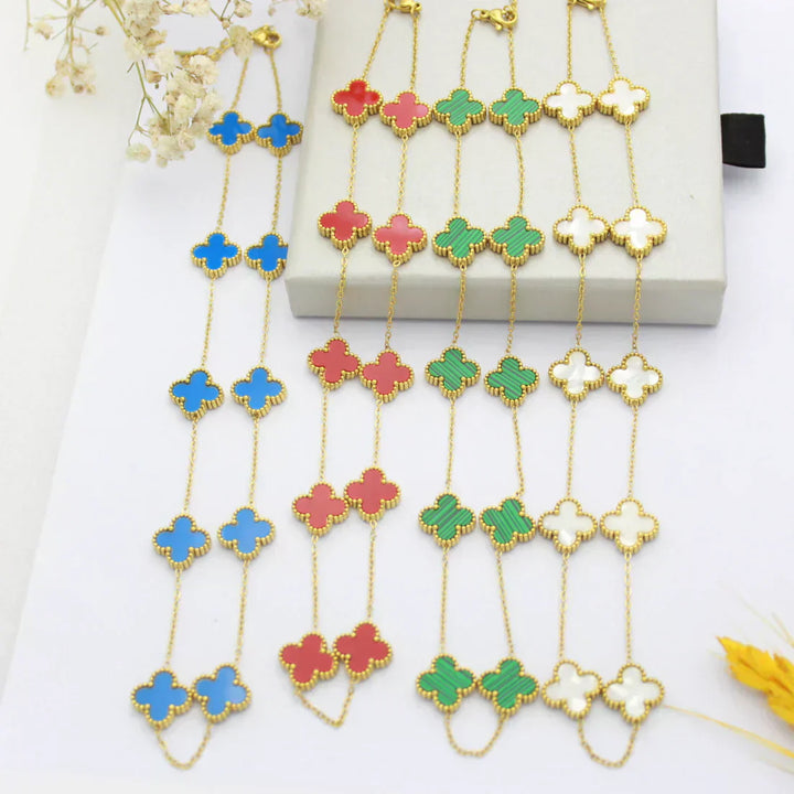 CLOVER | Ketting met 10 klavers Blauw