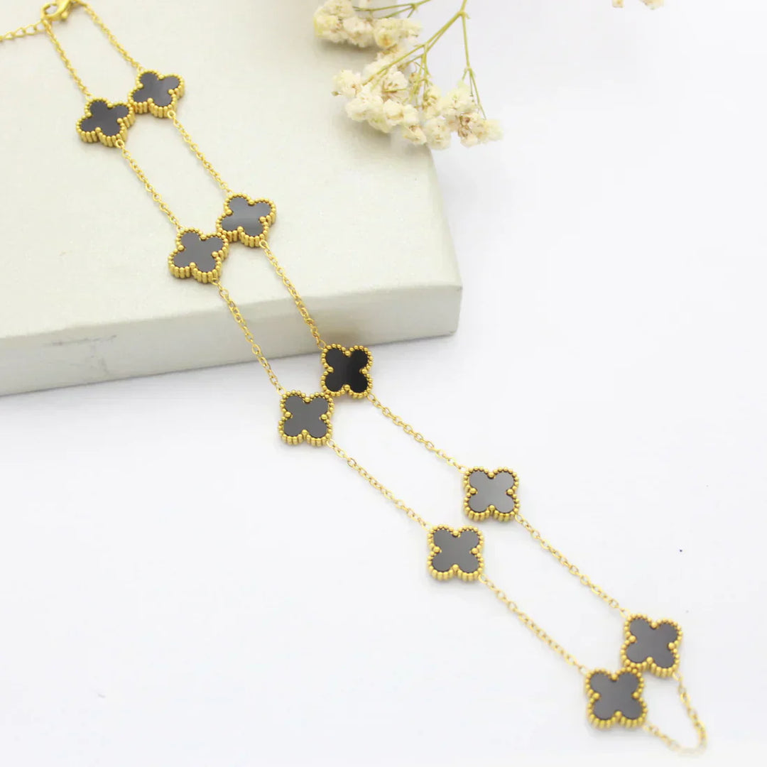 CLOVER | Ketting met 10 klavers Zwart
