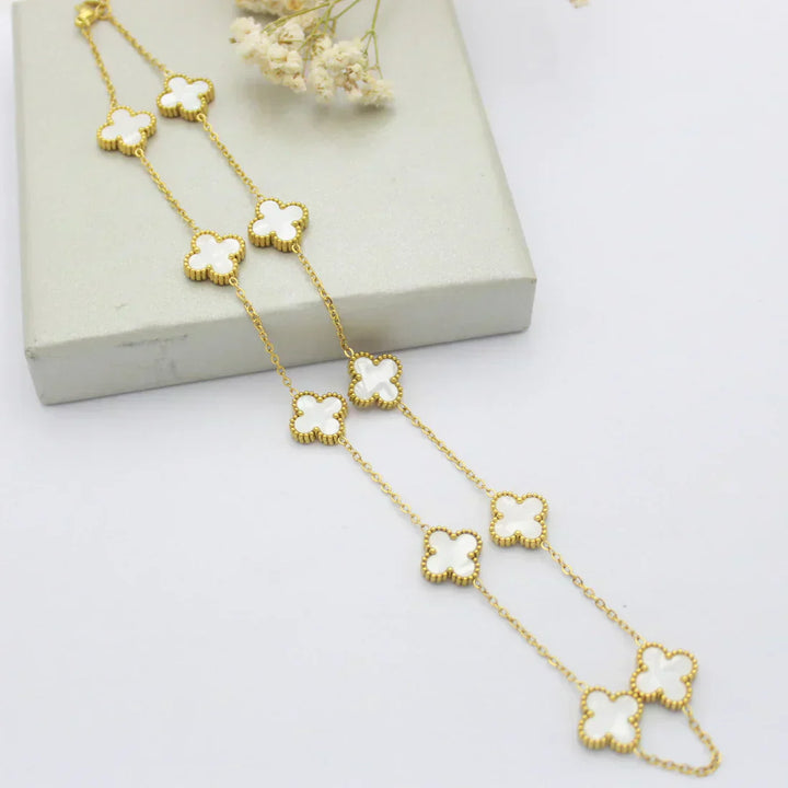 CLOVER | Ketting met 10 klavers Wit