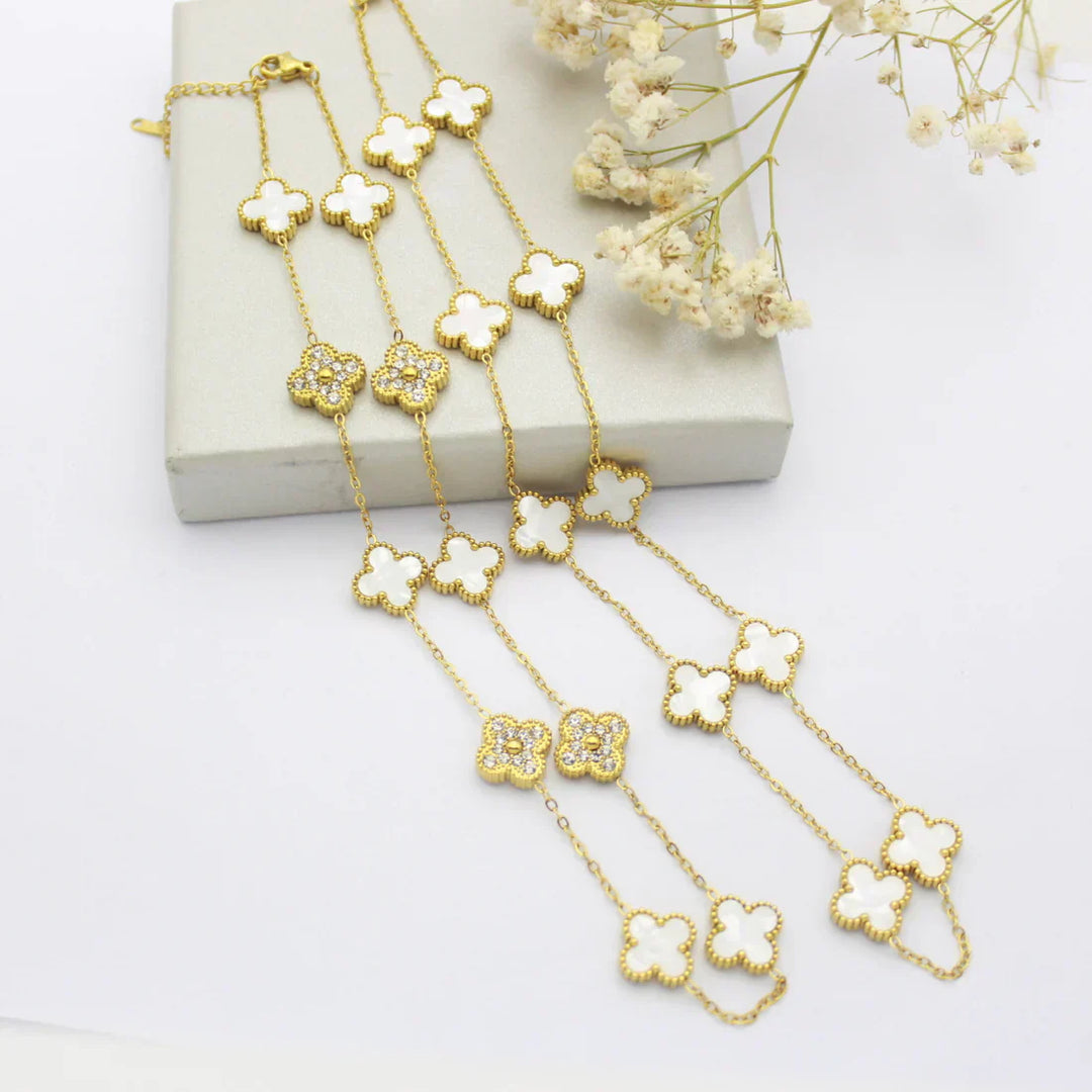 CLOVER | Ketting met 10 klavers Wit